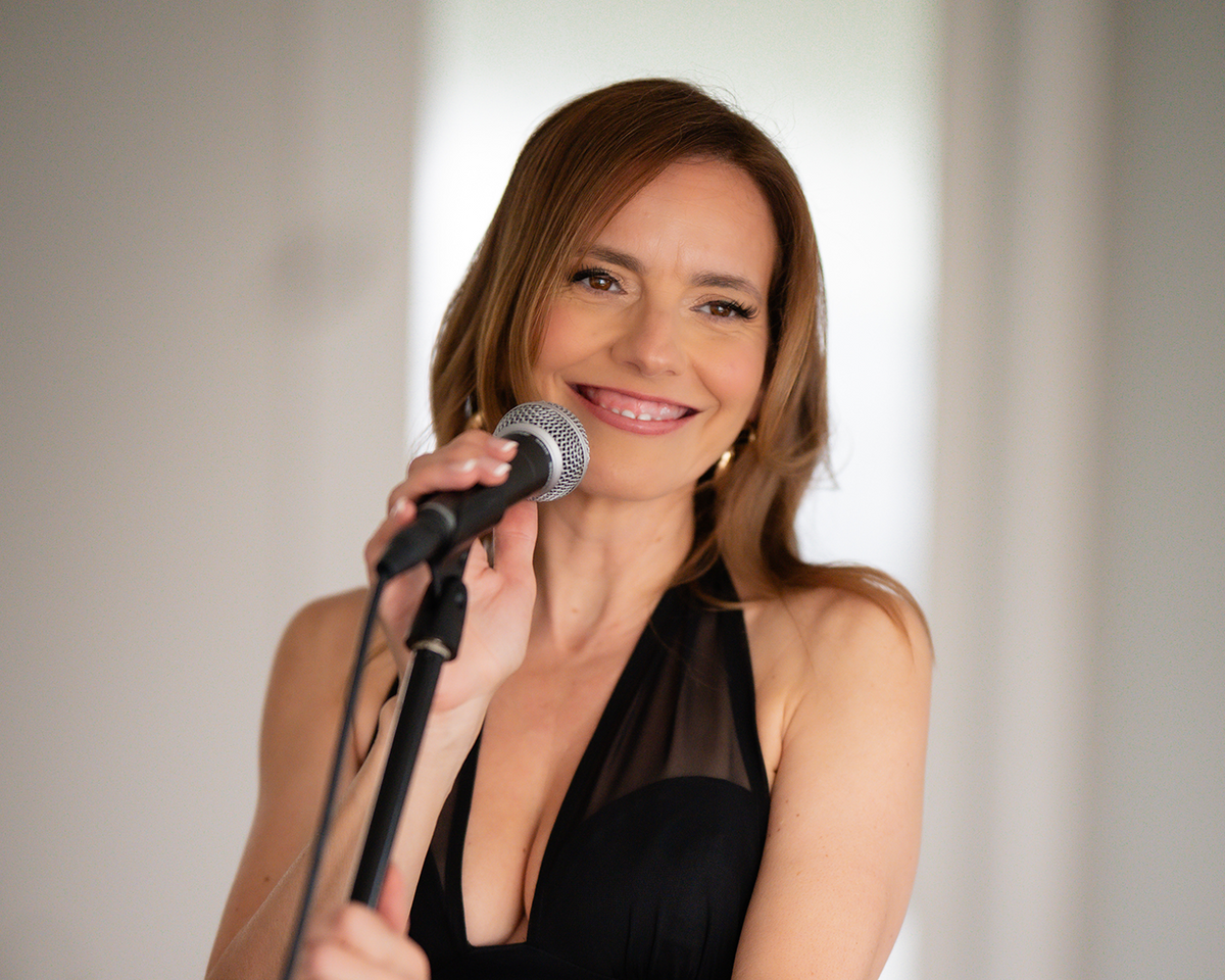 Aggie Gioftsidis performing live, Melbourne wedding and event singer